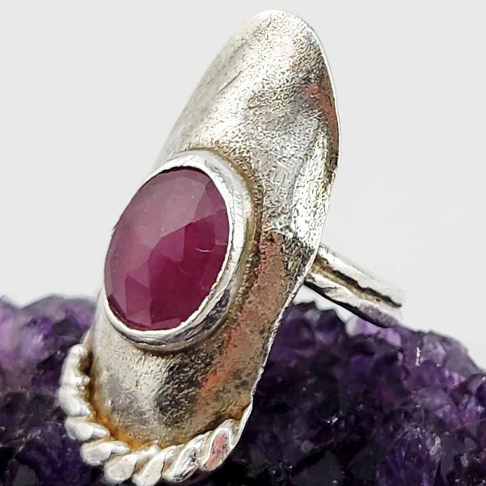 PINK SAPPHIRE SADDLE HANDMADE IN RECYCLED STERLING SILVER METAL SIZE 8